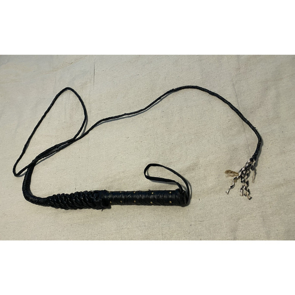 Indiana Jones Bull Whip Genuine Leather Brown 6 Ft Disneyland Souvenir Costume - Picture 2 of 5